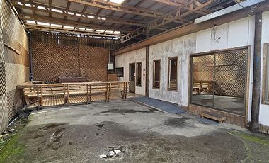 SE VENDE CASA Y AMPLIO TERRENO