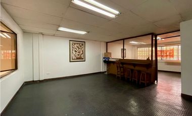 Local comercial cerca a la avenida 80
