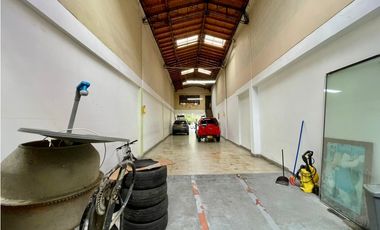 Local comercial cerca a la avenida 80