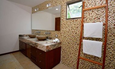 ÚNICA Y EXCEPCIONAL CASA DENTRO DE COMUNIDAD CERRADA