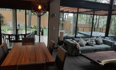 EN MEDIO DEL BOSQUE EN AVANDARO, SE VENDA CASA
