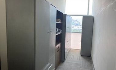 Amplia oficina acondicionada en renta de 1,072m2 edificio en Valle Oriente