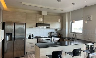 Se vende Apartamento P.H Horizontes condado del rey