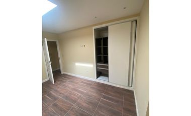 Chalet 4 dormitorios barrio privado Las Golondrinas