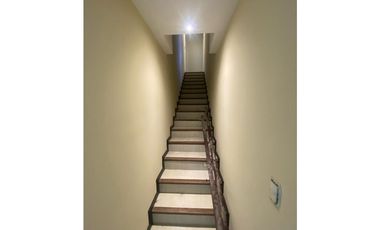 Chalet 4 dormitorios barrio privado Las Golondrinas