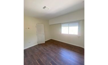 Chalet 4 dormitorios barrio privado Las Golondrinas