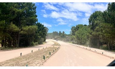 LOTE EN COSTA ESMERALDA  SENDEROS IV