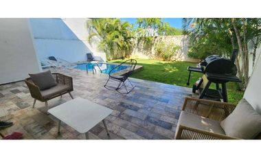 casa de  3 habitaciones con piscina privada y habitacion de servicio Playa del Carmen