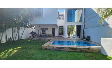 casa de  3 habitaciones con piscina privada y habitacion de servicio Playa del Carmen