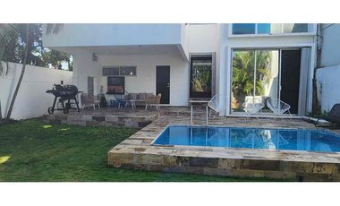 casa de  3 habitaciones con piscina privada y habitacion de servicio Playa del Carmen