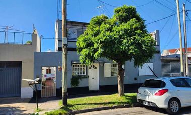 Casa PH en venta en Ramos Mejia Sur