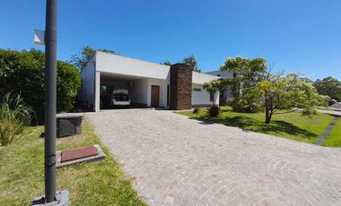 Casa en alquiler en Altos de Hudson II