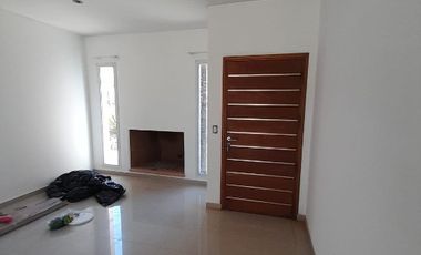 Casa en alquiler en Altos de Hudson II