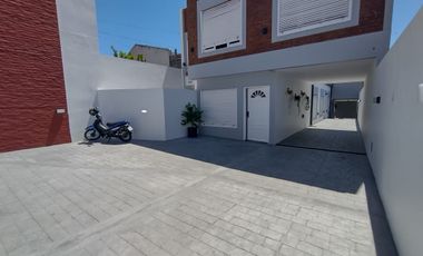 VENTA PH La Perla Mar del Plata 4 ambientes c/ cochera