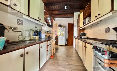 Casa de 3 ambientes zona Los Pinares en VENTA