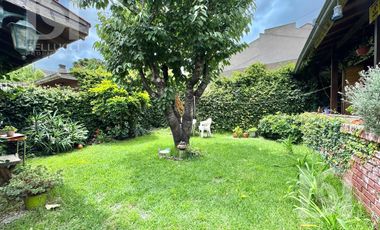 Casa de 3 ambientes zona Los Pinares en VENTA
