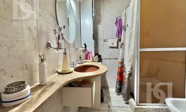 Casa de 3 ambientes zona Los Pinares en VENTA