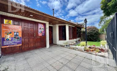Casa de 3 ambientes zona Los Pinares en VENTA