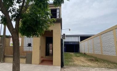Casa en venta - 2 Dormitorios 2 Baños - Cochera - 330Mts2 - Chivilcoy