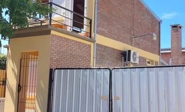 Casa en venta - 2 Dormitorios 2 Baños - Cochera - 330Mts2 - Chivilcoy