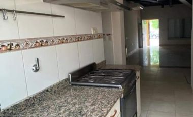 Casa en venta - 2 Dormitorios 2 Baños - Cochera - 330Mts2 - Chivilcoy