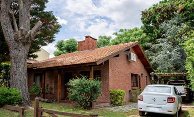 Casa en venta - 2 Dormitorios 2 Baños - Cochera - 500Mts2 - Ostende