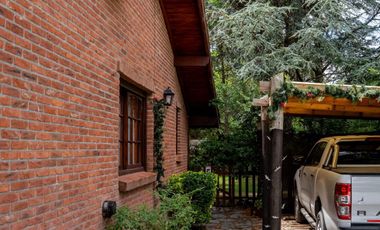 Casa en venta - 2 Dormitorios 2 Baños - Cochera - 500Mts2 - Ostende
