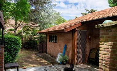 Casa en venta - 2 Dormitorios 2 Baños - Cochera - 500Mts2 - Ostende