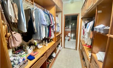 SE VENDE AMPLIA CASA EN EL SECTOR DE BAVARIA, SANTA MARTA