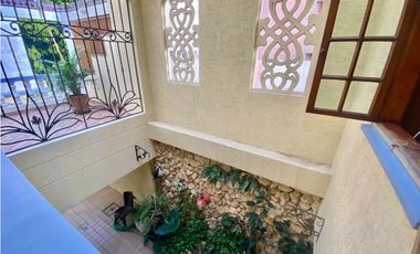 SE VENDE AMPLIA CASA EN EL SECTOR DE BAVARIA, SANTA MARTA