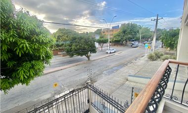 SE VENDE AMPLIA CASA EN EL SECTOR DE BAVARIA, SANTA MARTA