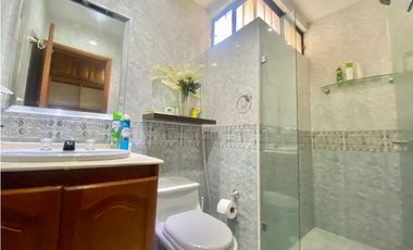 SE VENDE AMPLIA CASA EN EL SECTOR DE BAVARIA, SANTA MARTA