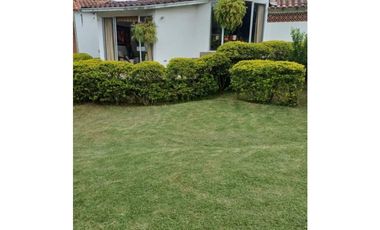 VENDO HERMOSA CASA SECTOR ALCALA