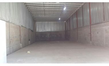 Se alquila galera en Mañanitas de 180-200 mts!!!