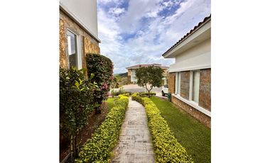 Se Vende Espectacular Casa En Tucan Country Club