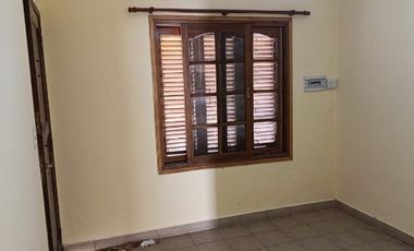 Casa en alquiler en Merlo Sur