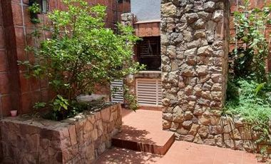 IMPORTANTE CASA CERCA DEL PARQUE SAN MARTÍN