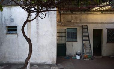 CASA LOTE PROPIO A RECICLAR ZONA EMAUS