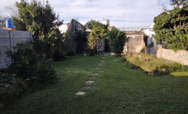 CASA LOTE PROPIO A RECICLAR ZONA EMAUS