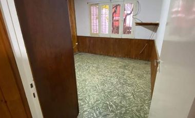 Se vende hermosa casa céntrica con galpón para emprendimiento