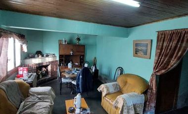 Se vende casa + galpón comercial céntrico
