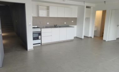 EXCELENTE DEPARTAMENTO  CON COCHERA CUBIERTA AUREO CAÑON 3 DE FEBRERO 190 SAN FERNANDO