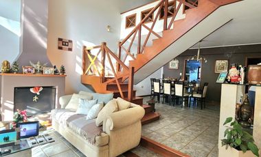 INCREIBLE CASA CON PISCINA