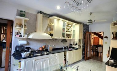 INCREIBLE CASA CON PISCINA