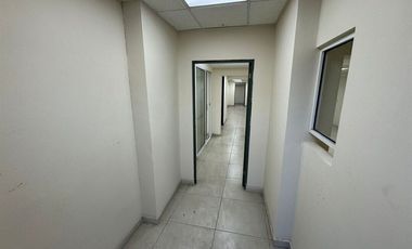 Bodega comercial en venta en  Ave. Nogalar en San Nicolás