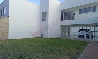LOFT amueblado para ejecutivo, profesionista o estudiante en KIIn Residencial, Celaya, GTO.