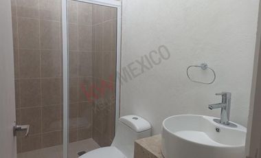CASA NUEVA DE UNA SOLA PLANTA EN FRACCIONAMIENTO CON AMENIDADES DE LUJO