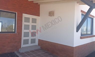 CASA NUEVA DE UNA SOLA PLANTA EN FRACCIONAMIENTO CON AMENIDADES DE LUJO