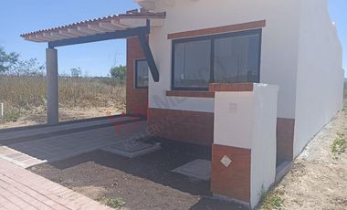 CASA NUEVA DE UNA SOLA PLANTA EN FRACCIONAMIENTO CON AMENIDADES DE LUJO
