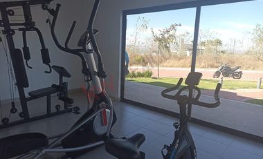 CASA NUEVA DE UNA SOLA PLANTA EN FRACCIONAMIENTO CON AMENIDADES DE LUJO